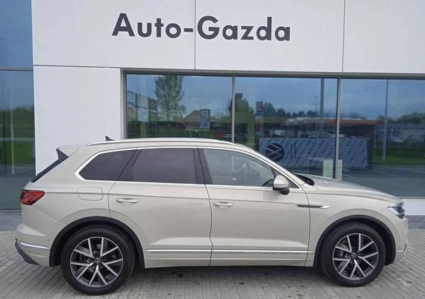 Volkswagen Touareg cena 289000 przebieg: 104890, rok produkcji 2021 z Wyszogród małe 631